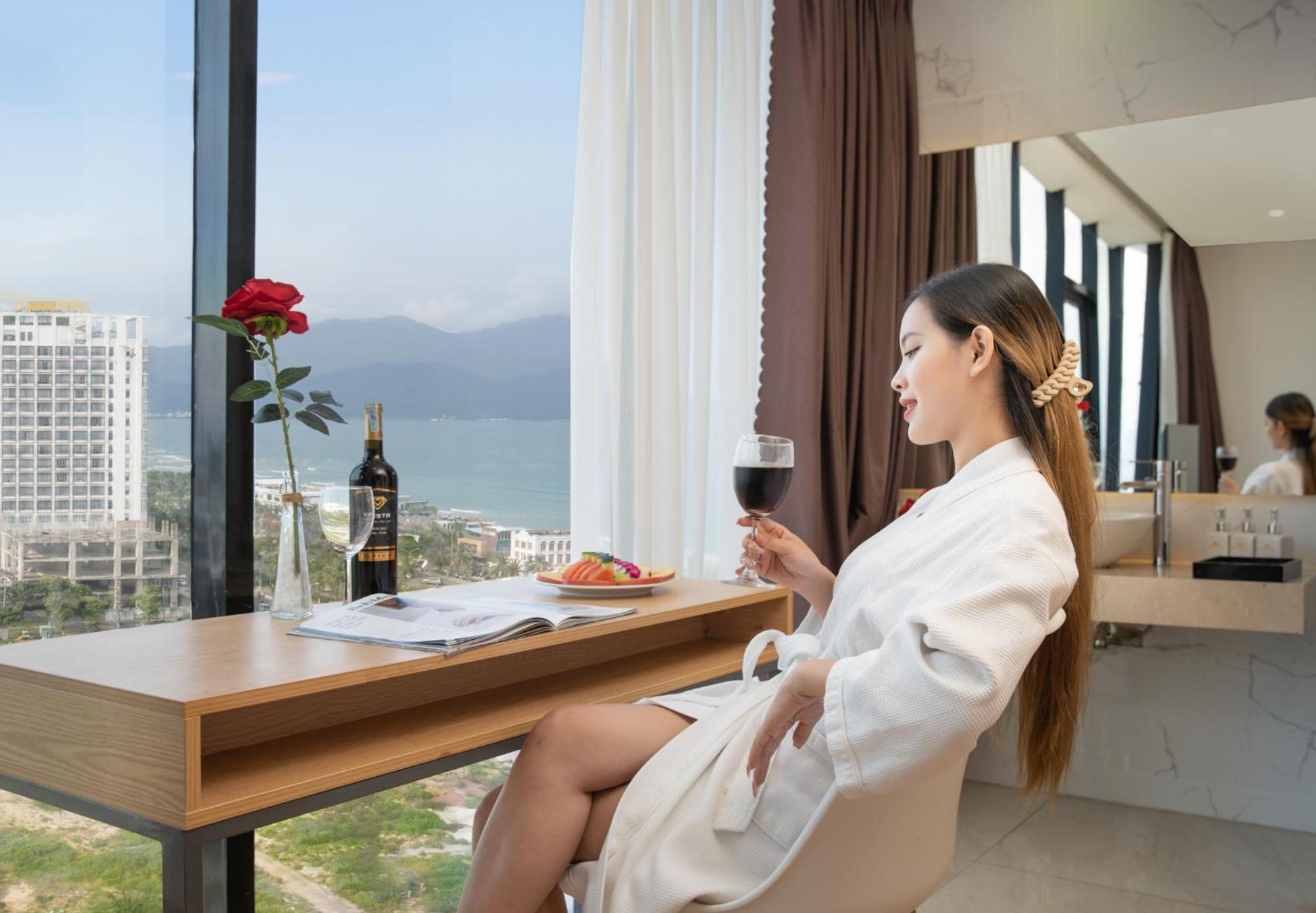 Kova Diamond Hotel ダナン市 エクステリア 写真